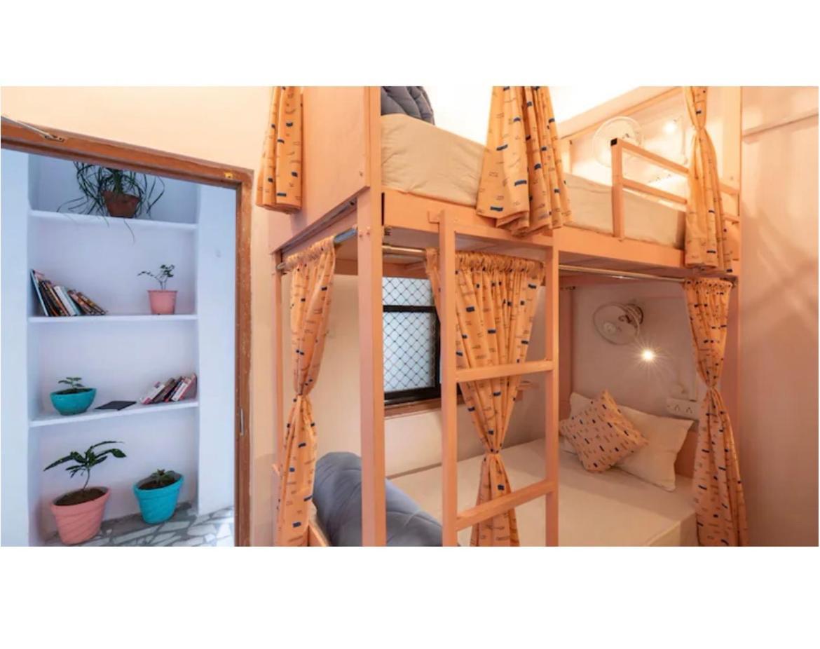 Unplanned Hostel Удайпур Екстериор снимка